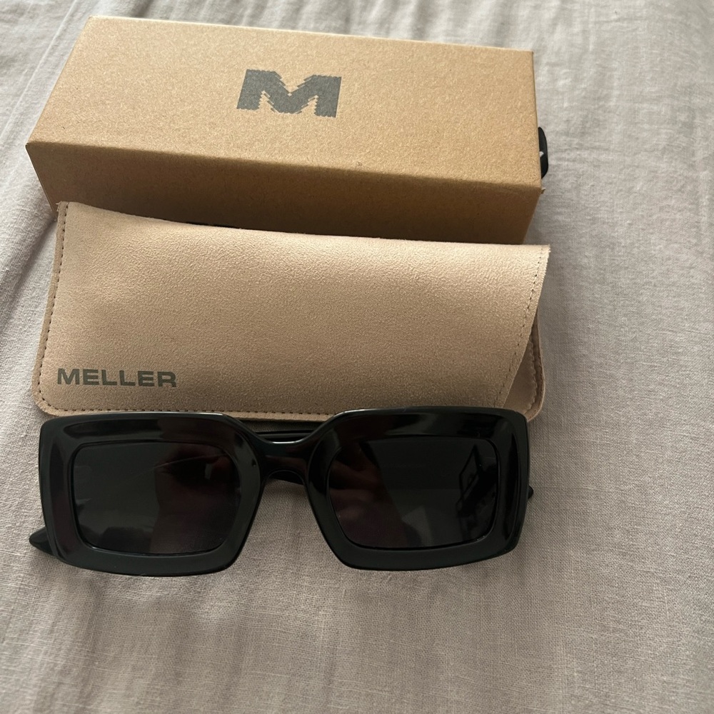 Meller Nala Black Sunglasses
